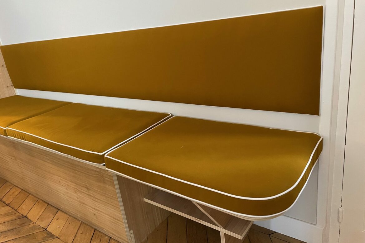 Une banquette de salle à manger sur mesure